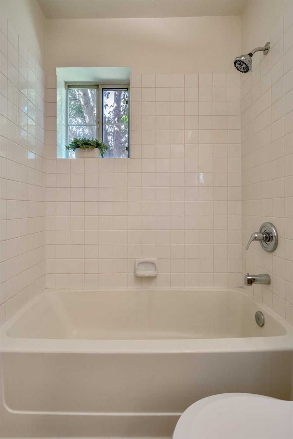 Detail Gallery Image 24 of 39 For 7621 Suncove Lane, Sacramento,  CA 95828 - 3 Beds | 2 Baths