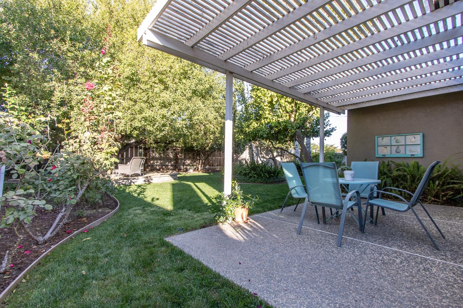 Detail Gallery Image 34 of 38 For 2061 Cumberland Dr, Turlock,  CA 95382 - 3 Beds | 2 Baths