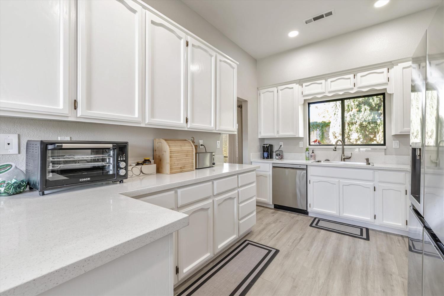 Detail Gallery Image 9 of 43 For 1961 Valley View Dr, Tracy,  CA 95377 - 3 Beds | 2/1 Baths