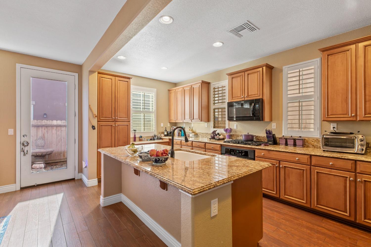 Detail Gallery Image 8 of 30 For 3848 Purple Finch Ln, Modesto,  CA 95355 - 3 Beds | 2/1 Baths