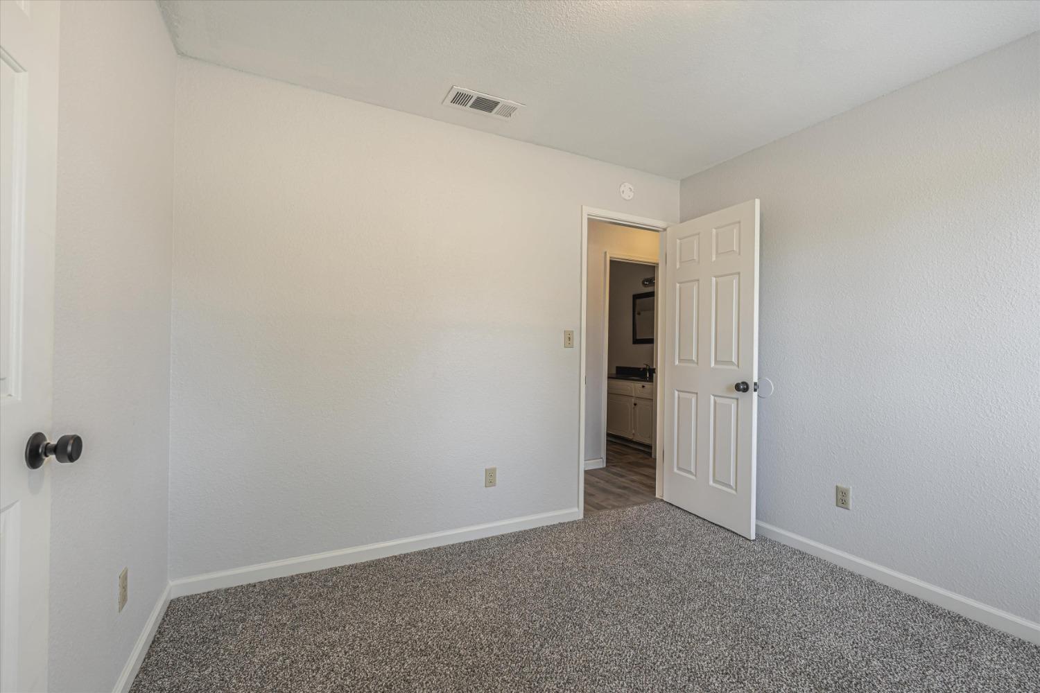 Detail Gallery Image 21 of 33 For 500 Capistrano Dr, Modesto,  CA 95354 - 2 Beds | 2 Baths