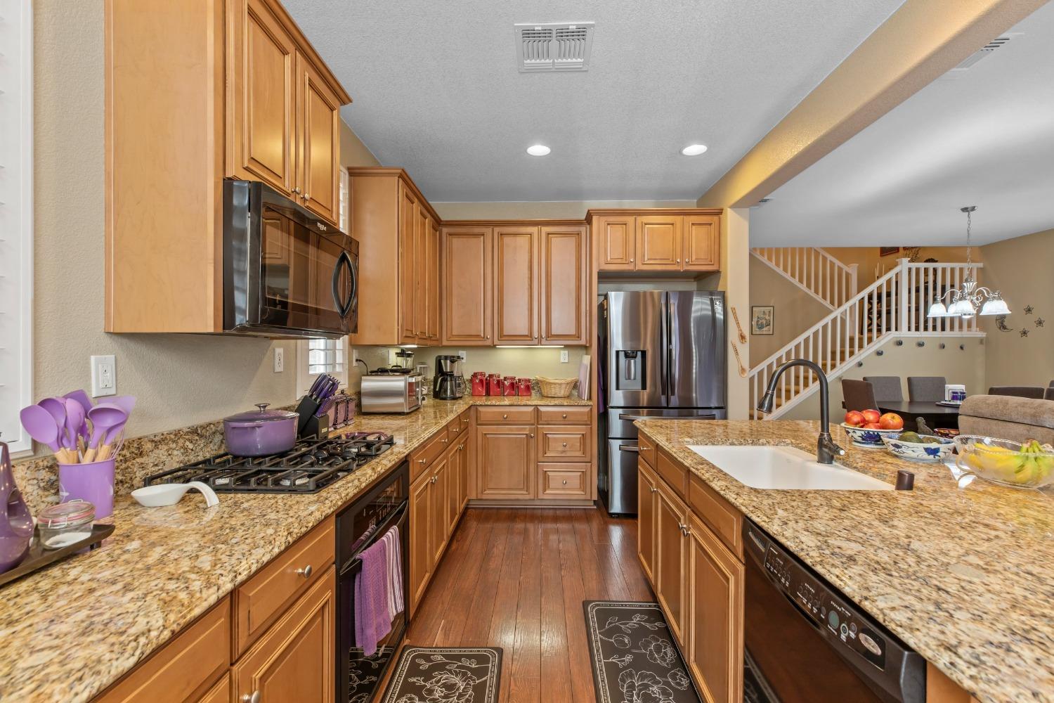 Detail Gallery Image 9 of 30 For 3848 Purple Finch Ln, Modesto,  CA 95355 - 3 Beds | 2/1 Baths