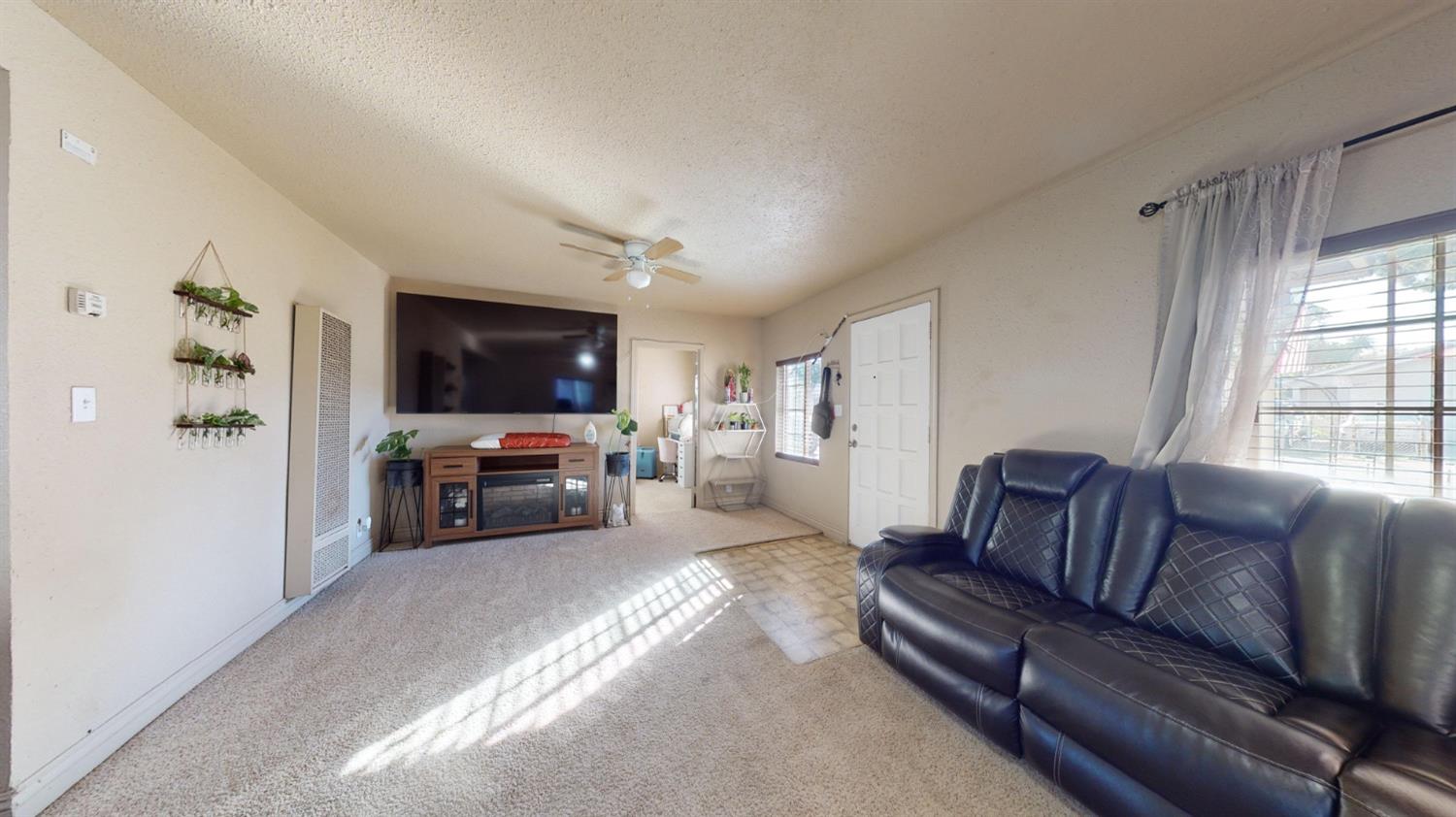 Detail Gallery Image 14 of 28 For 2449 E Lindsay, Stockton,  CA 95205 - 2 Beds | 1 Baths