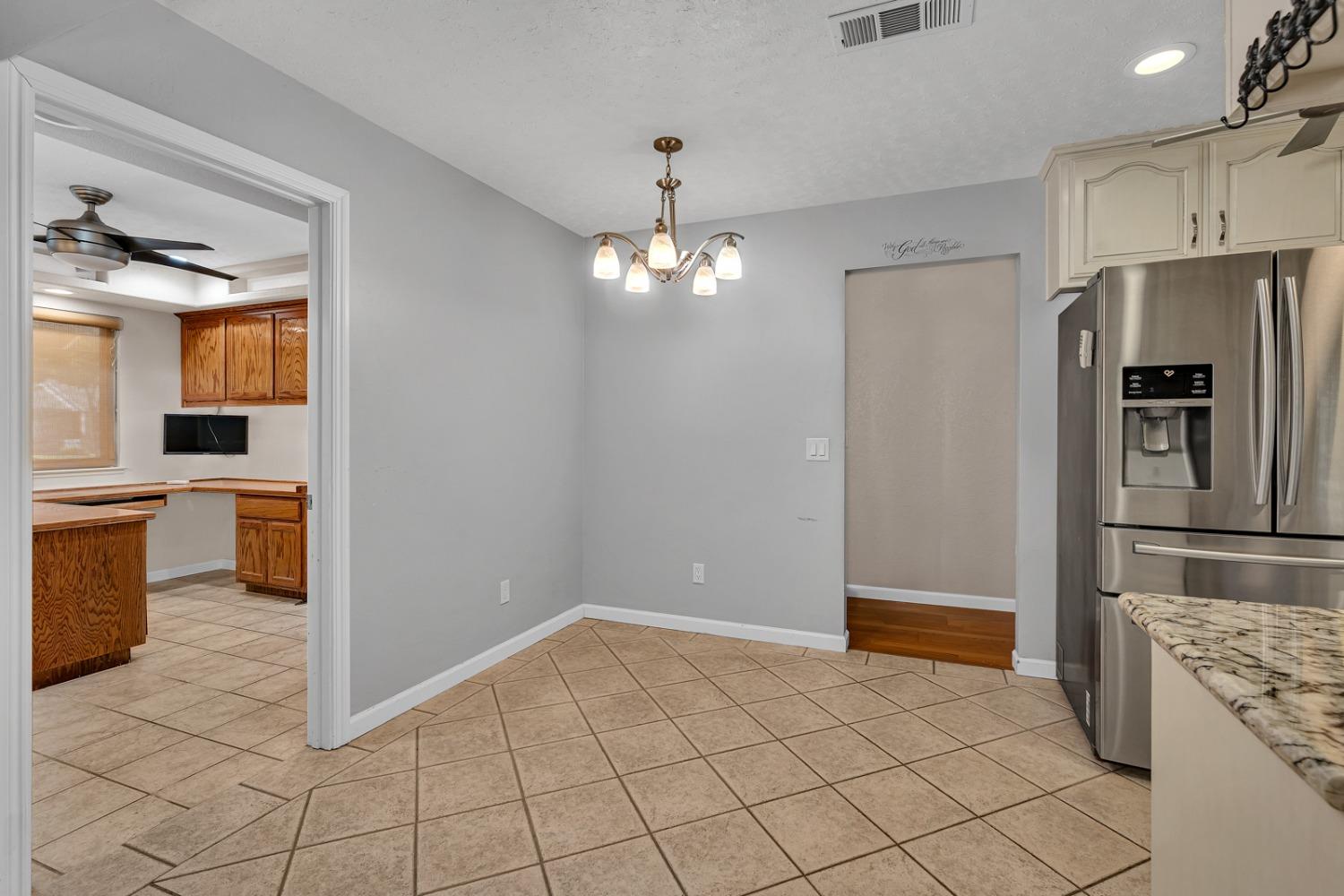 Detail Gallery Image 13 of 44 For 809 Lehigh Dr, Merced,  CA 95348 - 3 Beds | 2 Baths