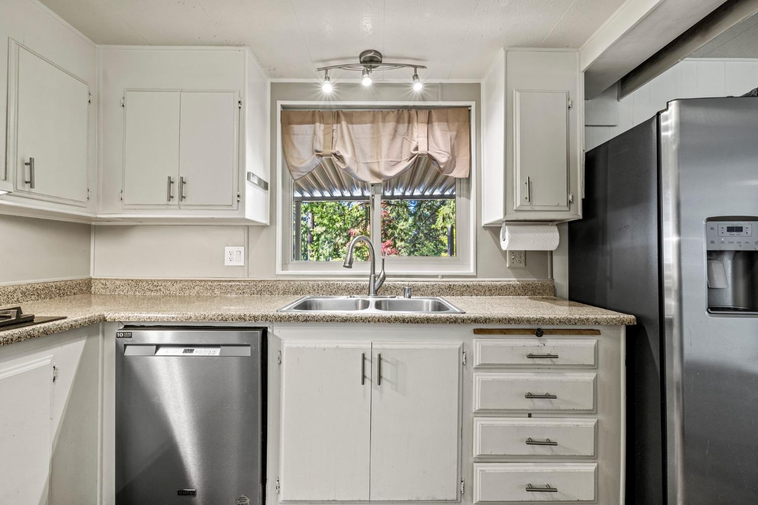 Detail Gallery Image 18 of 53 For 14 Wendy Circle, Grass Valley,  CA 95945 - 2 Beds | 2 Baths