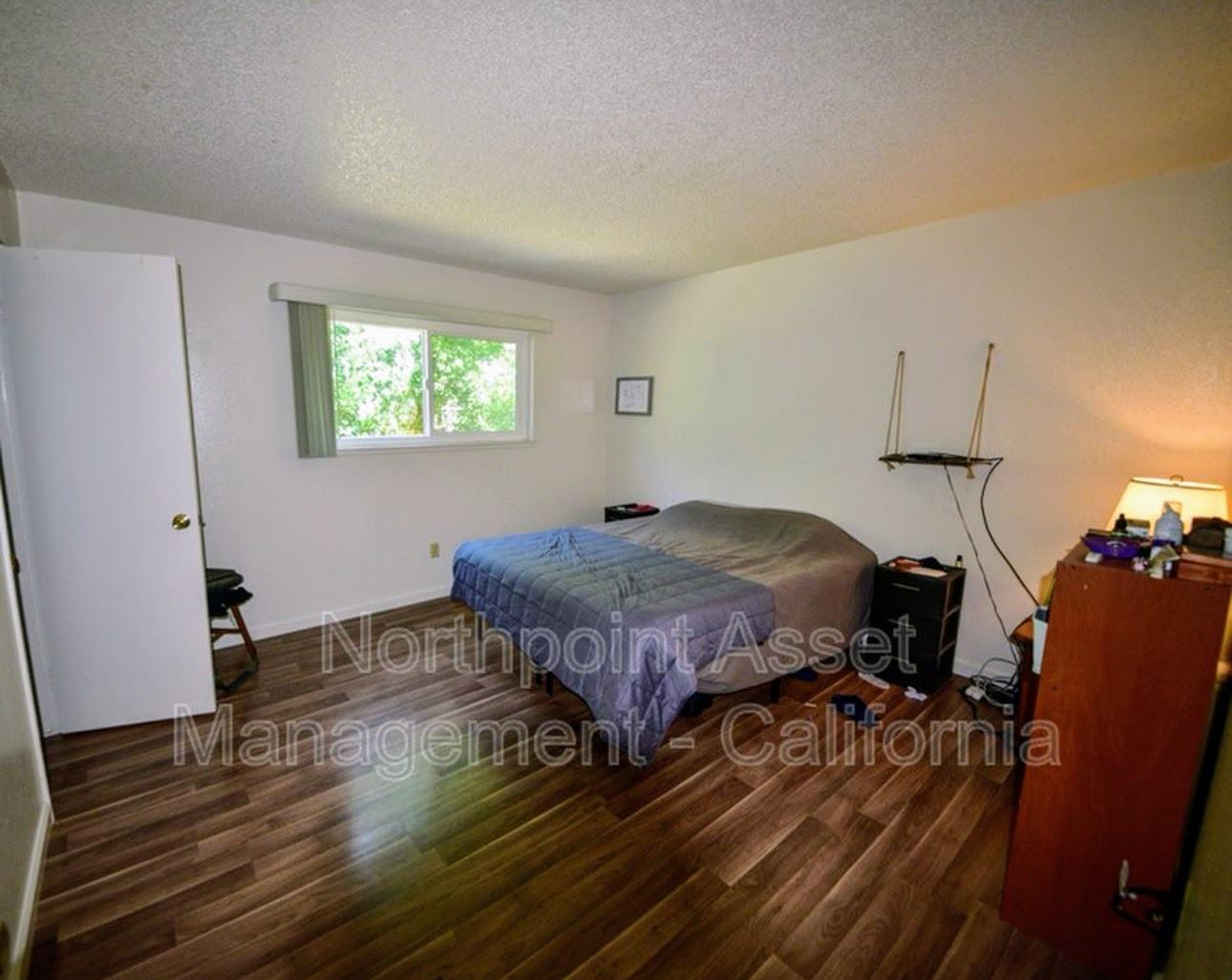 Detail Gallery Image 10 of 12 For 4851 Cowell Blvd #D,  Davis,  CA 95618 - 2 Beds | 1 Baths