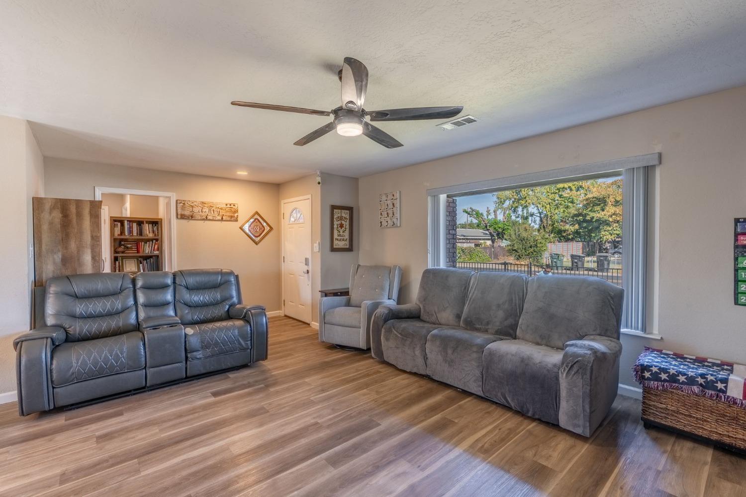 Detail Gallery Image 9 of 31 For 4842 Second St, Empire,  CA 95319 - 3 Beds | 1 Baths