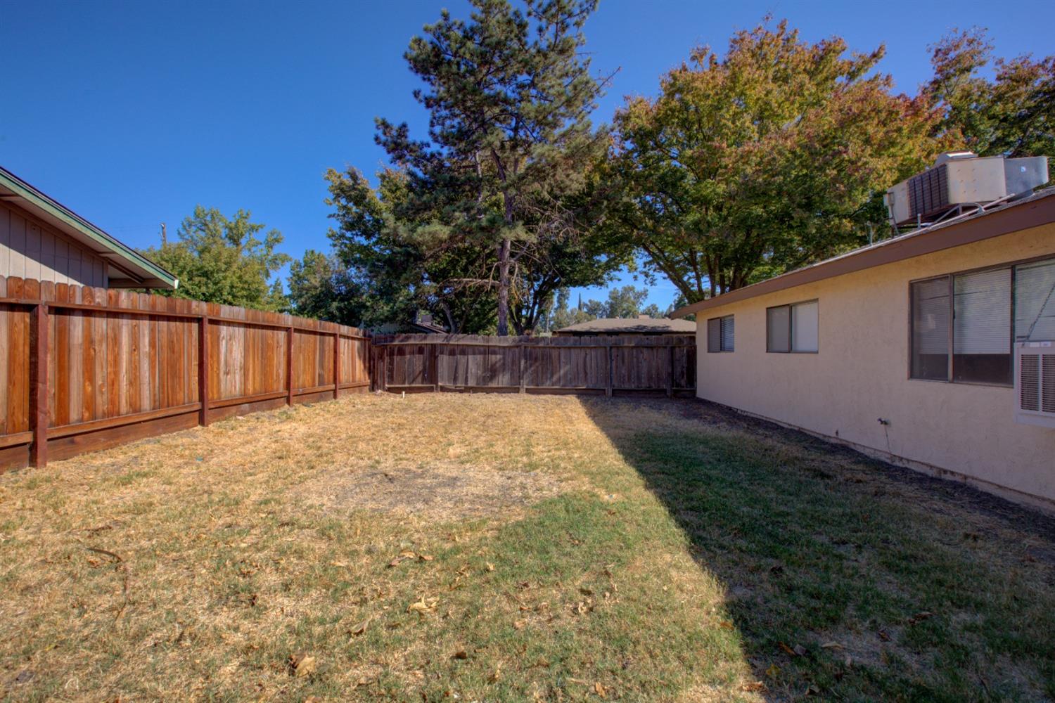 Detail Gallery Image 4 of 43 For 701 Junipero Ct, Merced,  CA 95348 - 3 Beds | 2 Baths