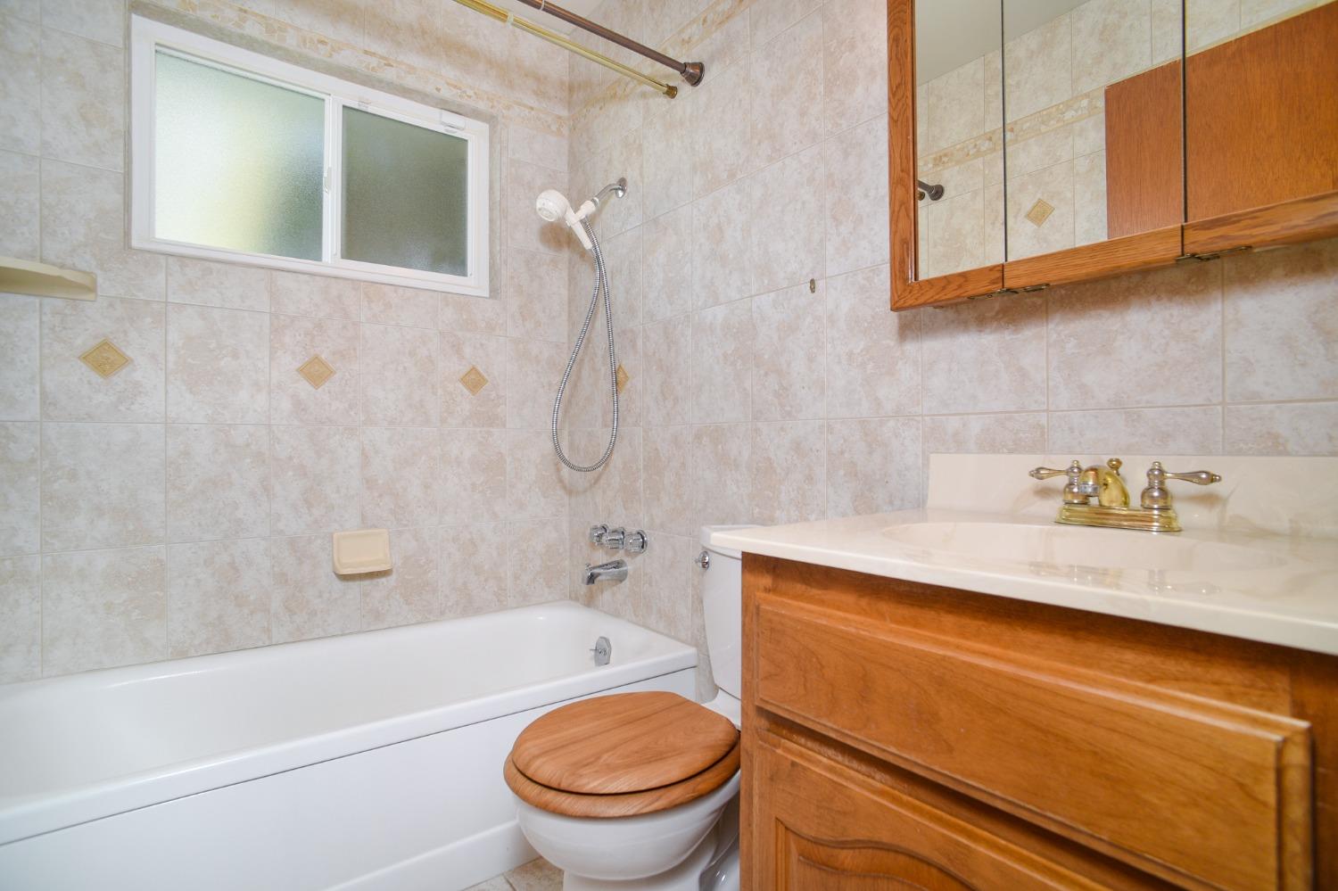 Detail Gallery Image 27 of 27 For 9049 Rosewood Dr, Sacramento,  CA 95826 - 3 Beds | 2 Baths