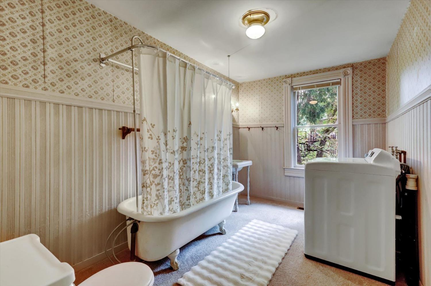 Detail Gallery Image 25 of 69 For 568 E Broad St, Nevada City,  CA 95959 - 3 Beds | 3 Baths