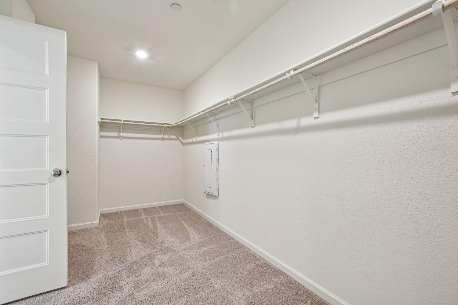 Detail Gallery Image 18 of 32 For 3204 Auburn Leaf Loop, Folsom,  CA 95630 - 4 Beds | 2/1 Baths