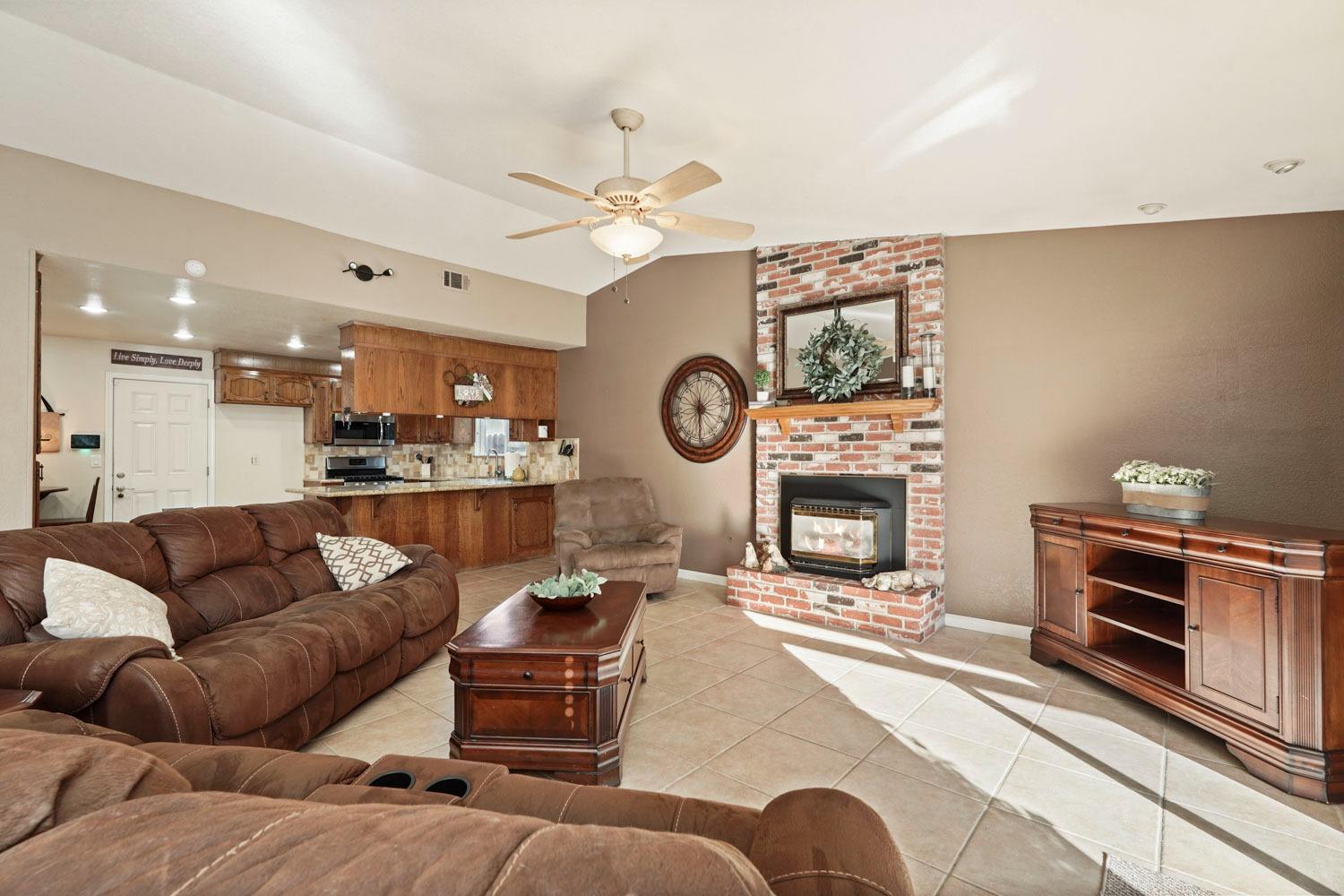 Detail Gallery Image 21 of 43 For 2846 Smoke Tree Cir, Stockton,  CA 95209 - 3 Beds | 2 Baths