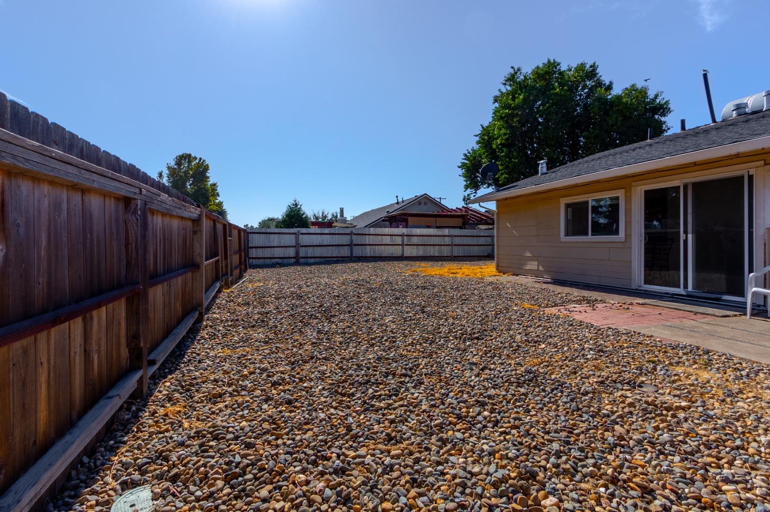 Detail Gallery Image 14 of 28 For 901 Joan St, West Sacramento,  CA 95605 - 3 Beds | 2 Baths