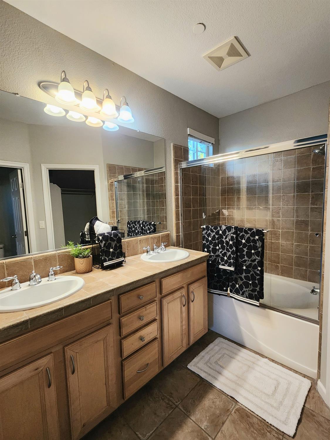 Detail Gallery Image 39 of 57 For 1050 Sierra View Cir #1,  Lincoln,  CA 95648 - 2 Beds | 2 Baths