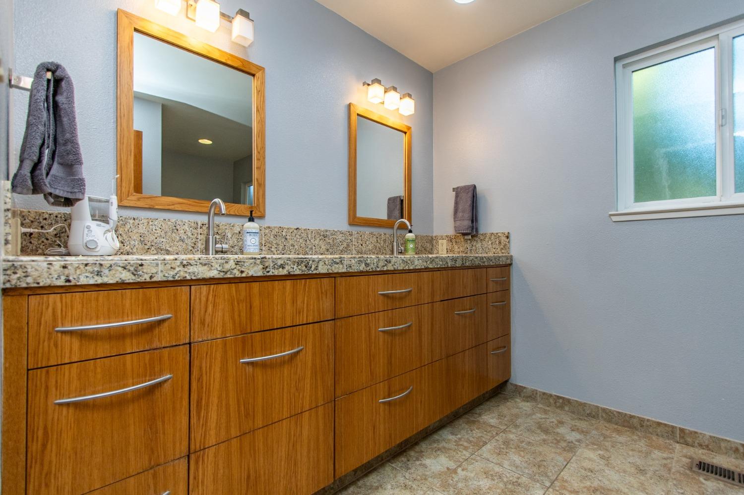 Detail Gallery Image 29 of 38 For 2061 Cumberland Dr, Turlock,  CA 95382 - 3 Beds | 2 Baths