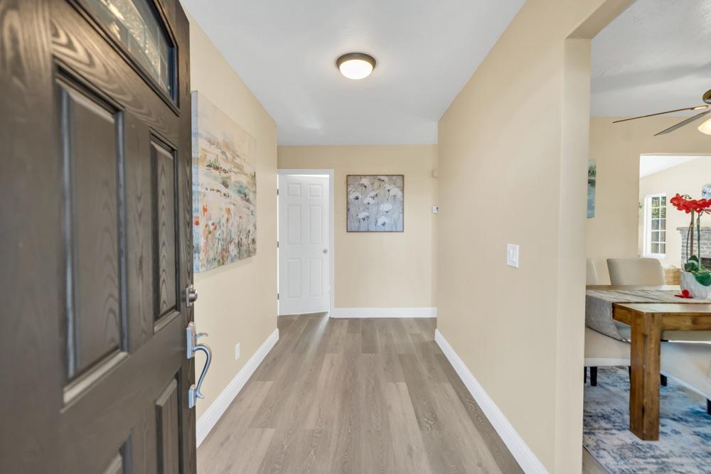 Detail Gallery Image 6 of 47 For 7606 Tierra Lawn Ct, Sacramento,  CA 95828 - 4 Beds | 2 Baths