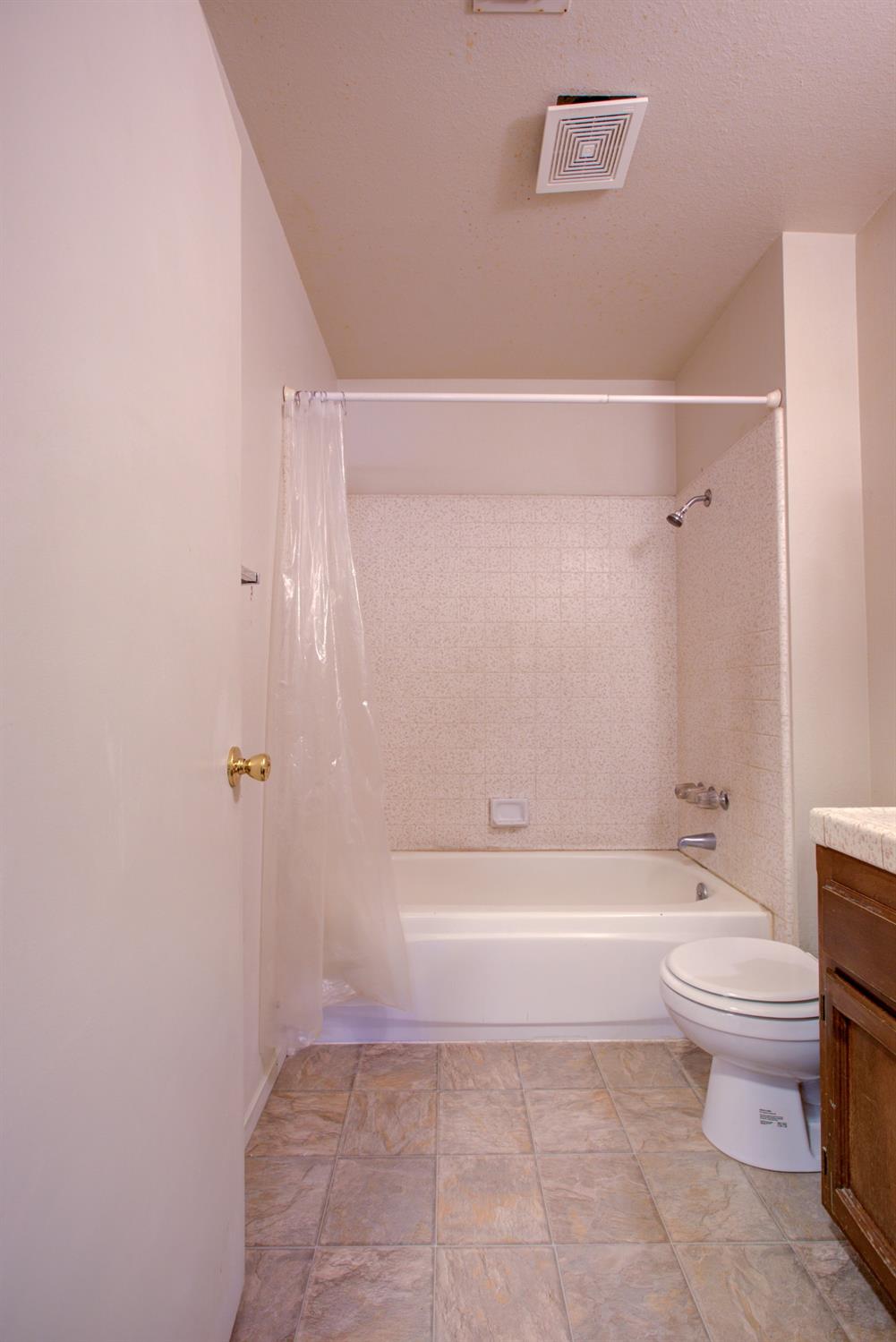 Detail Gallery Image 26 of 43 For 701 Junipero Ct, Merced,  CA 95348 - 3 Beds | 2 Baths