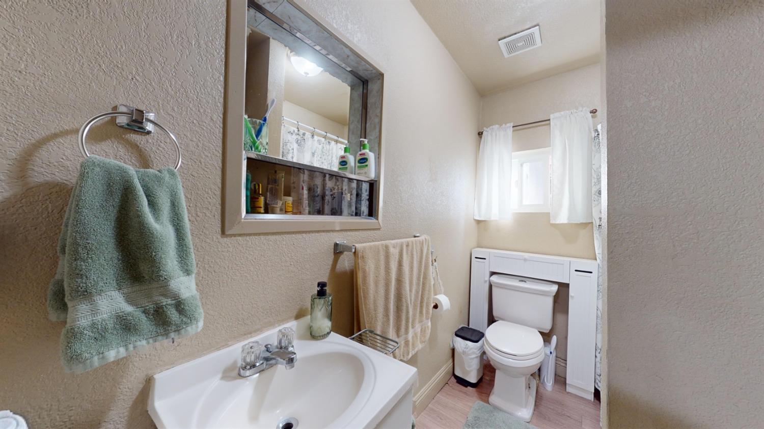 Detail Gallery Image 20 of 28 For 2449 E Lindsay, Stockton,  CA 95205 - 2 Beds | 1 Baths