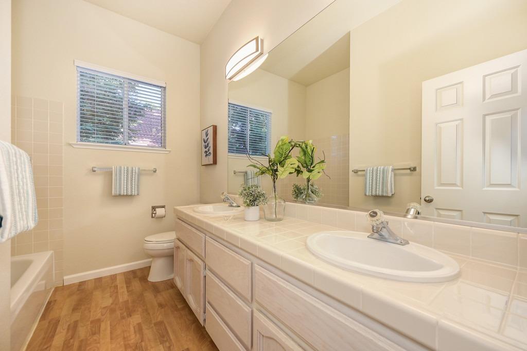 Detail Gallery Image 15 of 19 For 102 Hamersley Way, Folsom,  CA 95630 - 3 Beds | 2 Baths