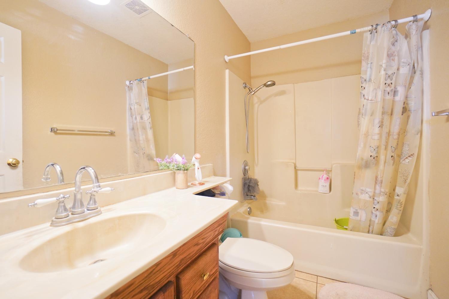 Detail Gallery Image 20 of 33 For 7847 Pacific Beach Ct, Sacramento,  CA 95828 - 3 Beds | 2 Baths