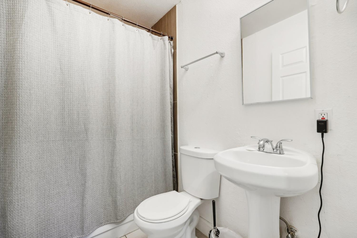 Detail Gallery Image 10 of 22 For 3280 Gillespie St, Sacramento,  CA 95838 - 3 Beds | 2 Baths