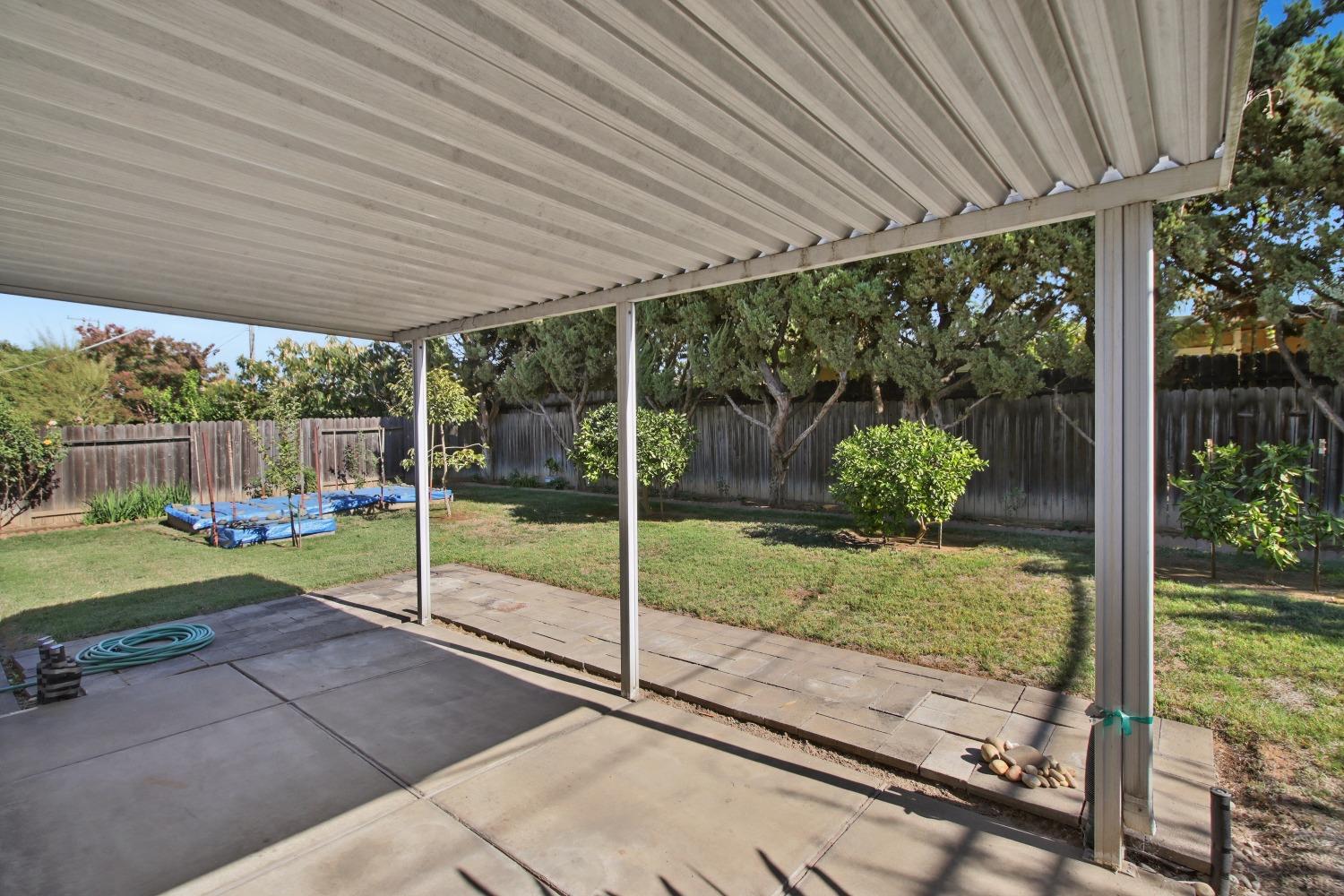 Detail Gallery Image 29 of 36 For 3701 Thornhill Dr, Sacramento,  CA 95826 - 4 Beds | 2 Baths