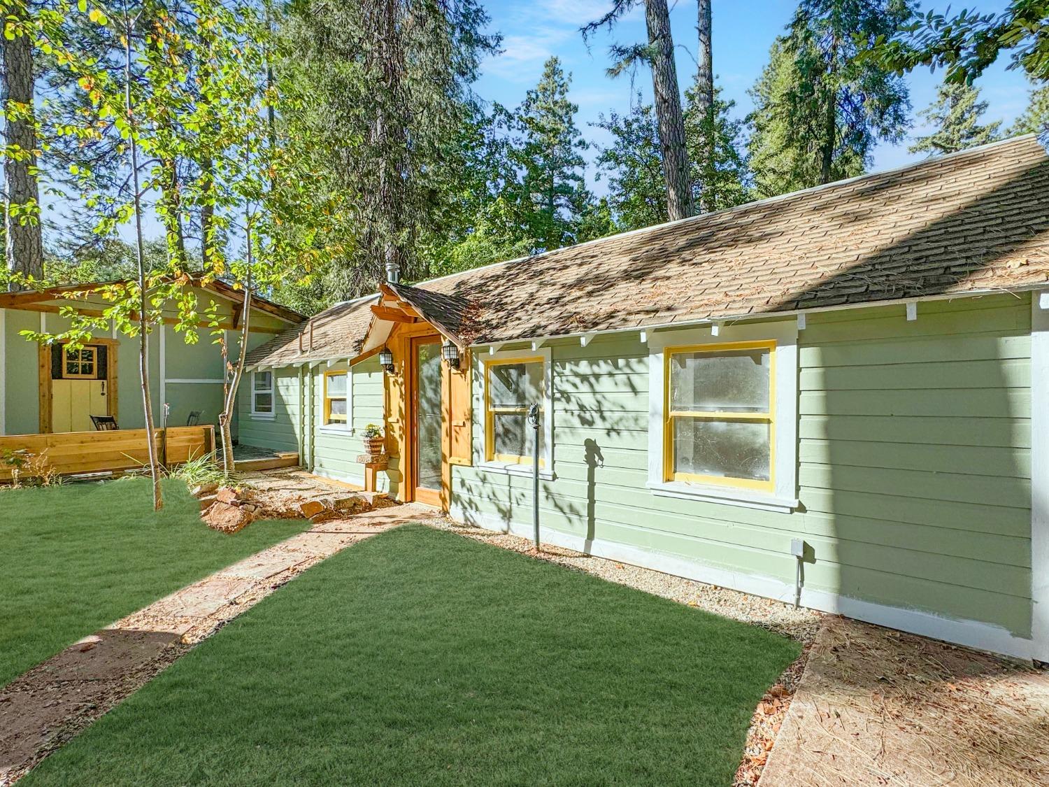 Detail Gallery Image 2 of 14 For 10584 Cedar Ave, Grass Valley,  CA 95945 - 2 Beds | 1 Baths