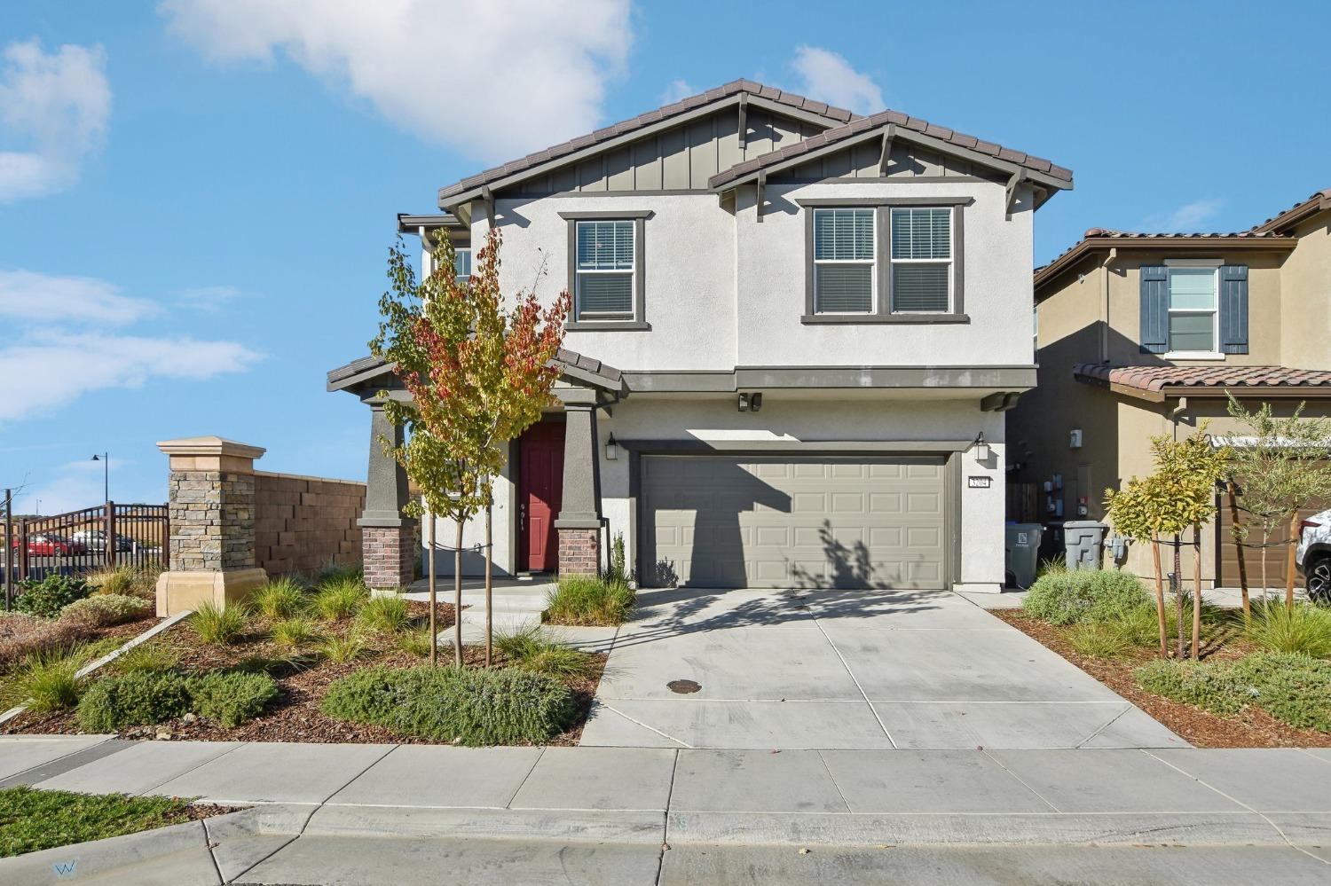 Detail Gallery Image 1 of 32 For 3204 Auburn Leaf Loop, Folsom,  CA 95630 - 4 Beds | 2/1 Baths