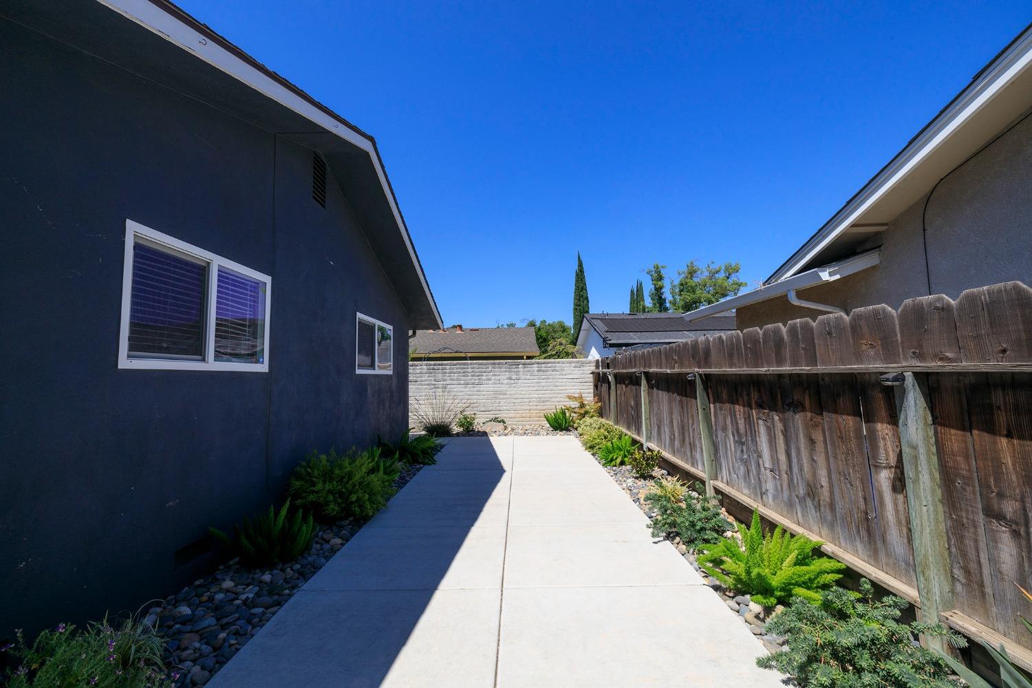 Detail Gallery Image 30 of 42 For 1200 Scottsdale Way, Modesto,  CA 95355 - 3 Beds | 2 Baths