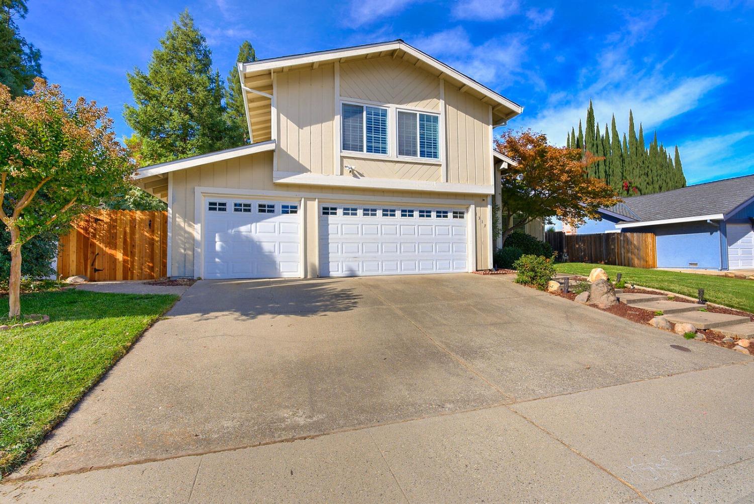 Detail Gallery Image 3 of 32 For 1317 Stonebridge Way, Roseville,  CA 95661 - 4 Beds | 2/1 Baths