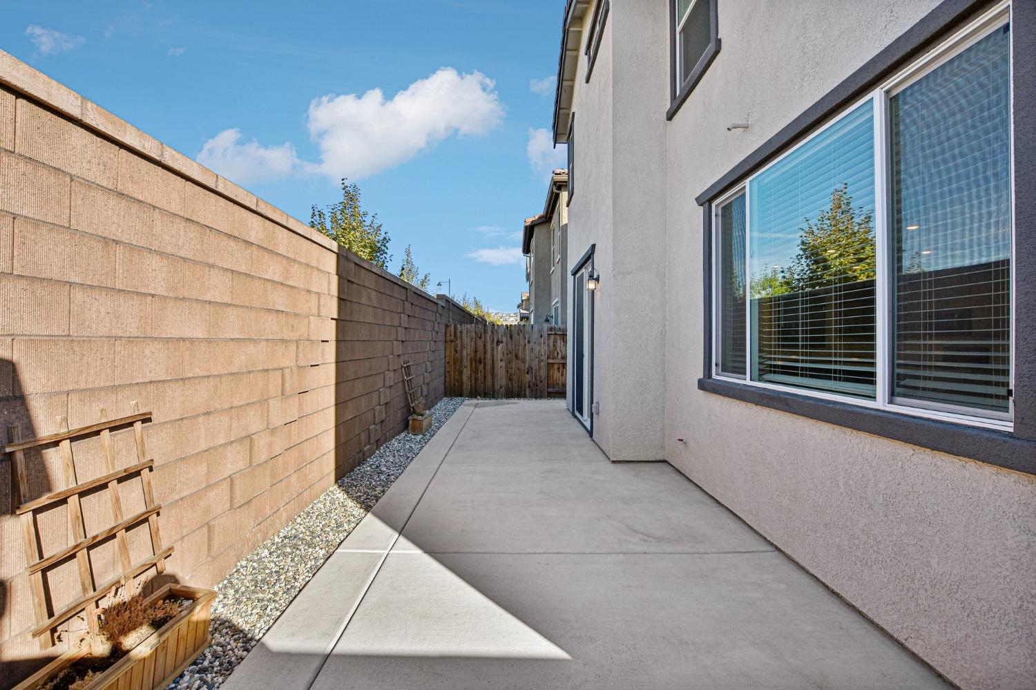 Detail Gallery Image 30 of 32 For 3204 Auburn Leaf Loop, Folsom,  CA 95630 - 4 Beds | 2/1 Baths