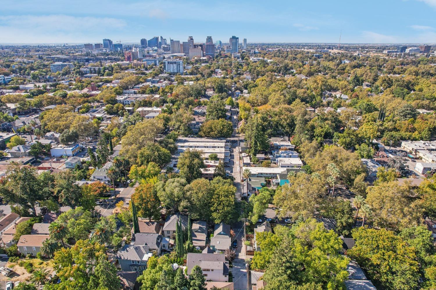 Detail Gallery Image 44 of 52 For 2408 Historic Aly, Sacramento,  CA 95816 - 4 Beds | 4 Baths