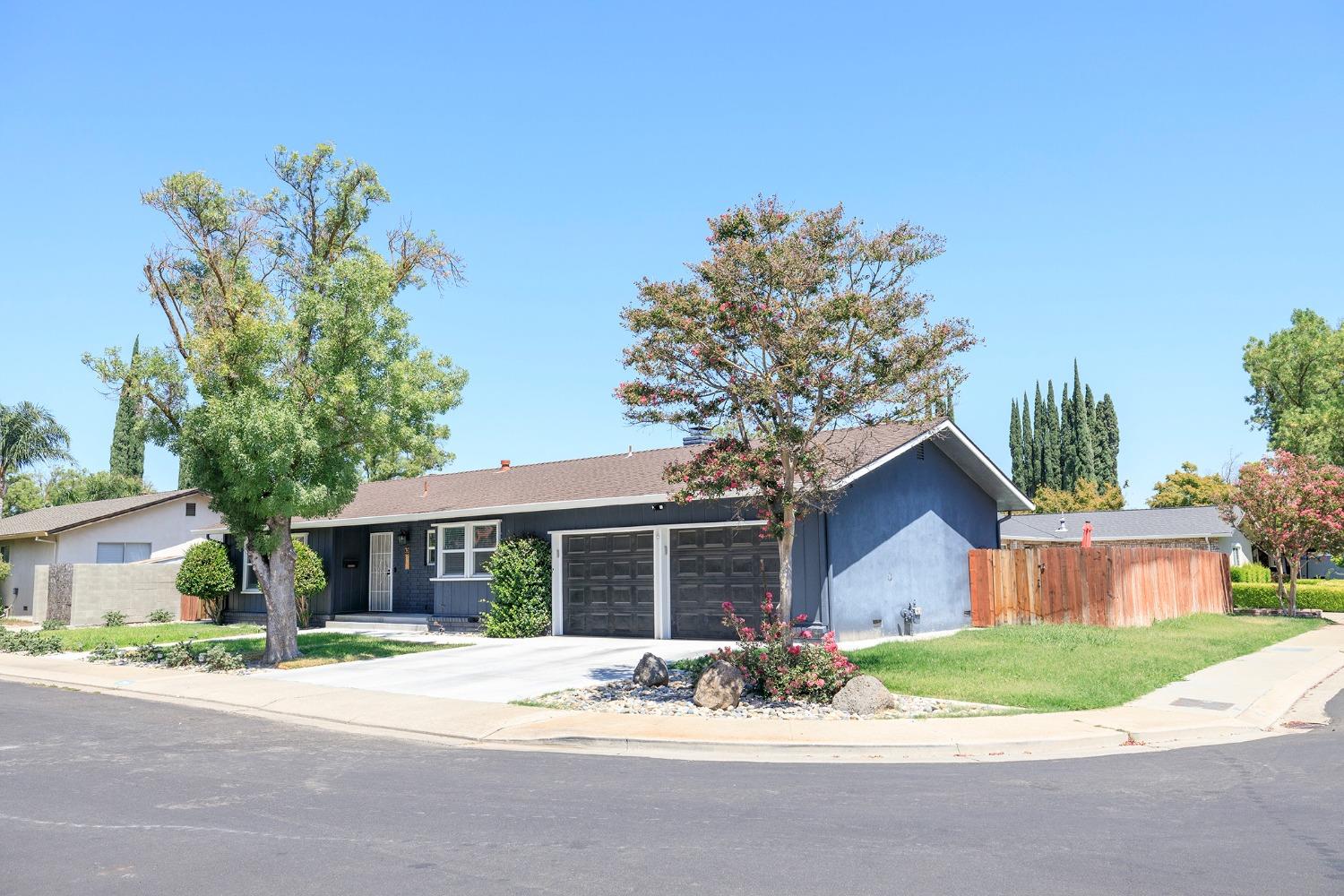 Detail Gallery Image 3 of 42 For 1200 Scottsdale Way, Modesto,  CA 95355 - 3 Beds | 2 Baths