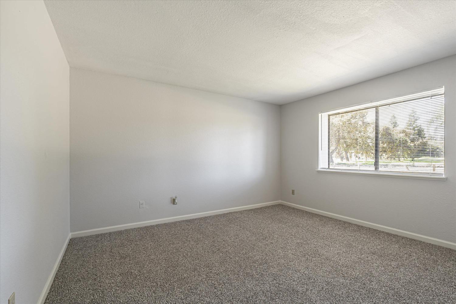 Detail Gallery Image 17 of 33 For 500 Capistrano Dr, Modesto,  CA 95354 - 2 Beds | 2 Baths