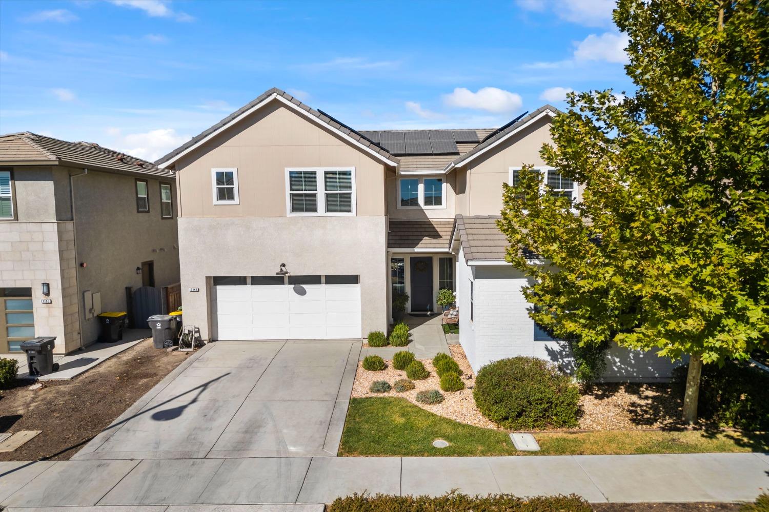 Detail Gallery Image 1 of 68 For 17147 Kestrel Ct, Lathrop,  CA 95330 - 5 Beds | 4/1 Baths