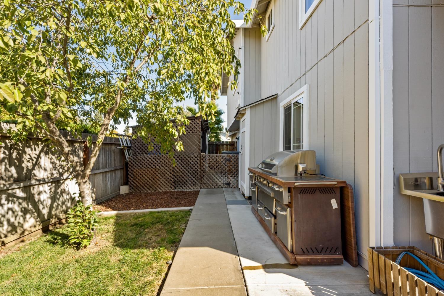 Detail Gallery Image 55 of 56 For 9270 November Dr, Elk Grove,  CA 95758 - 4 Beds | 2/1 Baths