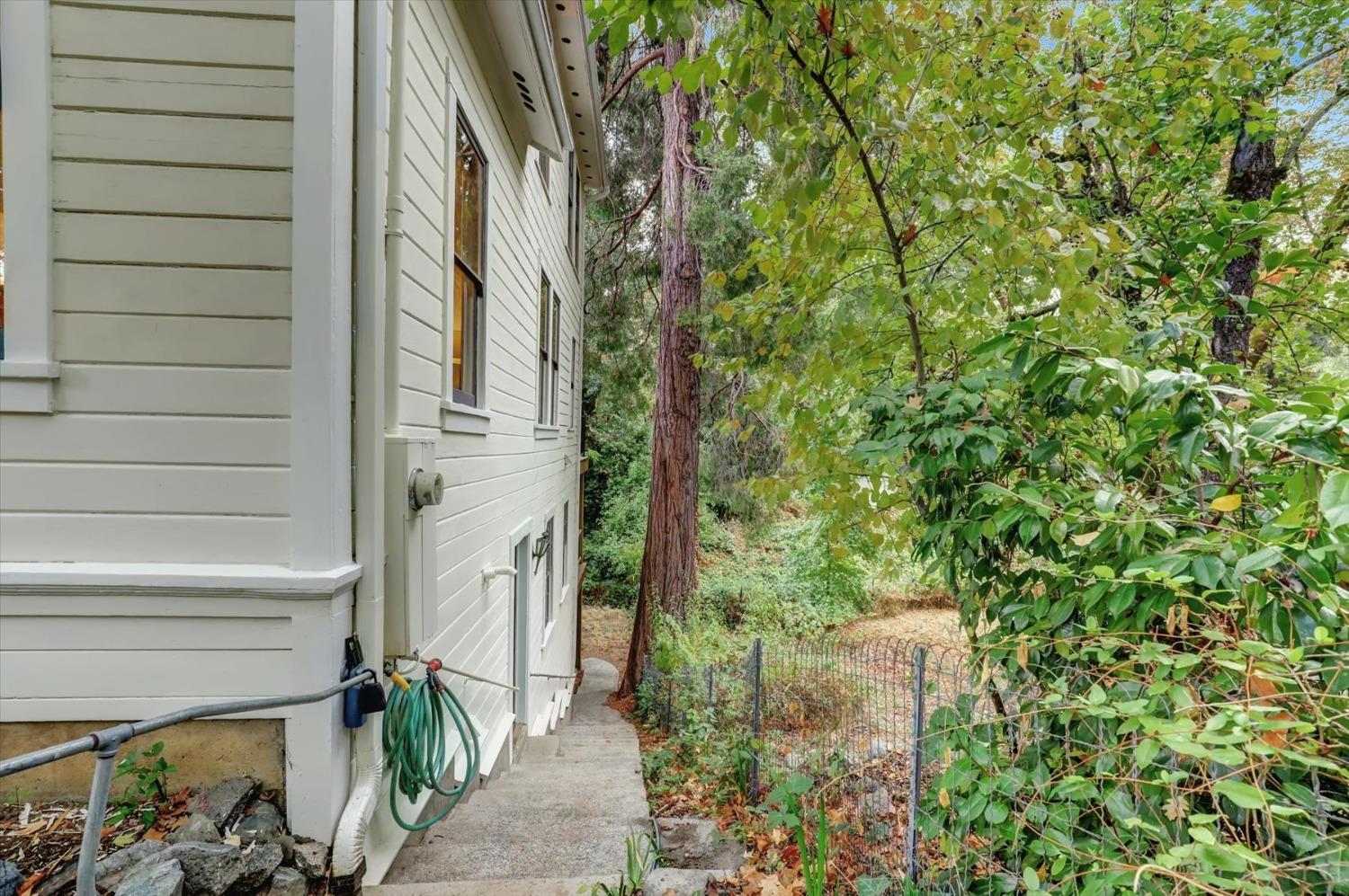 Detail Gallery Image 50 of 69 For 568 E Broad St, Nevada City,  CA 95959 - 3 Beds | 3 Baths