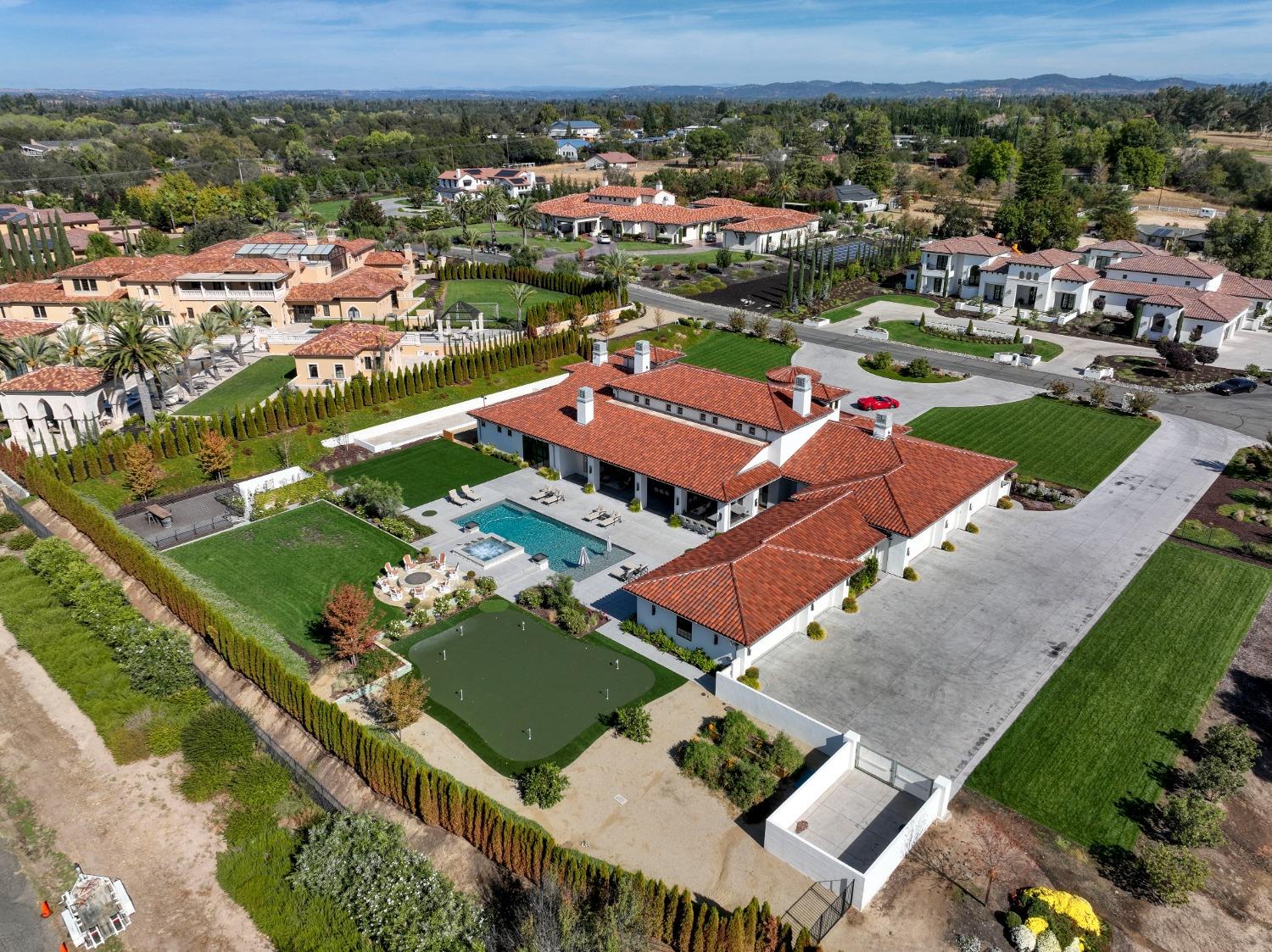 Detail Gallery Image 6 of 99 For 9050 Chelshire Estates Ct, Granite Bay,  CA 95746 - 4 Beds | 4/3 Baths