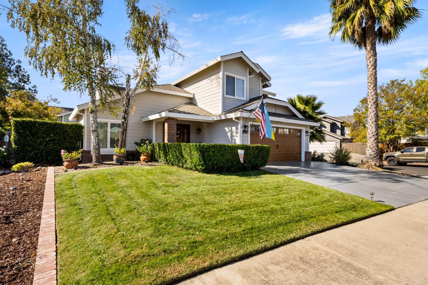 Detail Gallery Image 1 of 56 For 9270 November Dr, Elk Grove,  CA 95758 - 4 Beds | 2/1 Baths