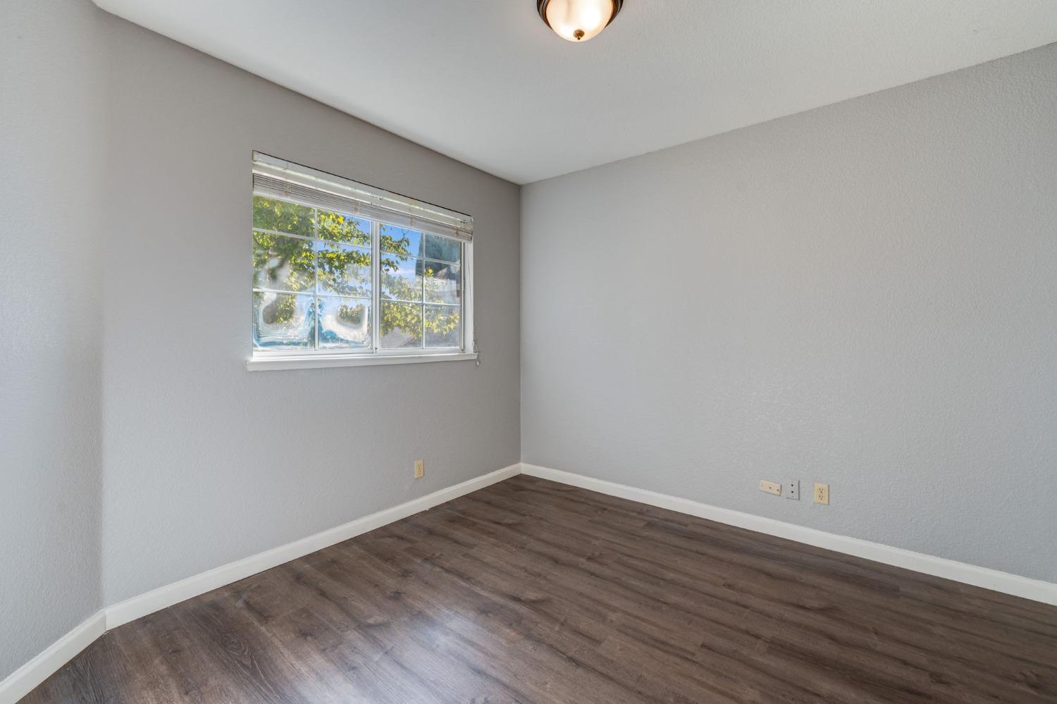 Detail Gallery Image 29 of 70 For 4123 Pebble Oaks Ct, Antelope,  CA 95843 - 4 Beds | 2/1 Baths