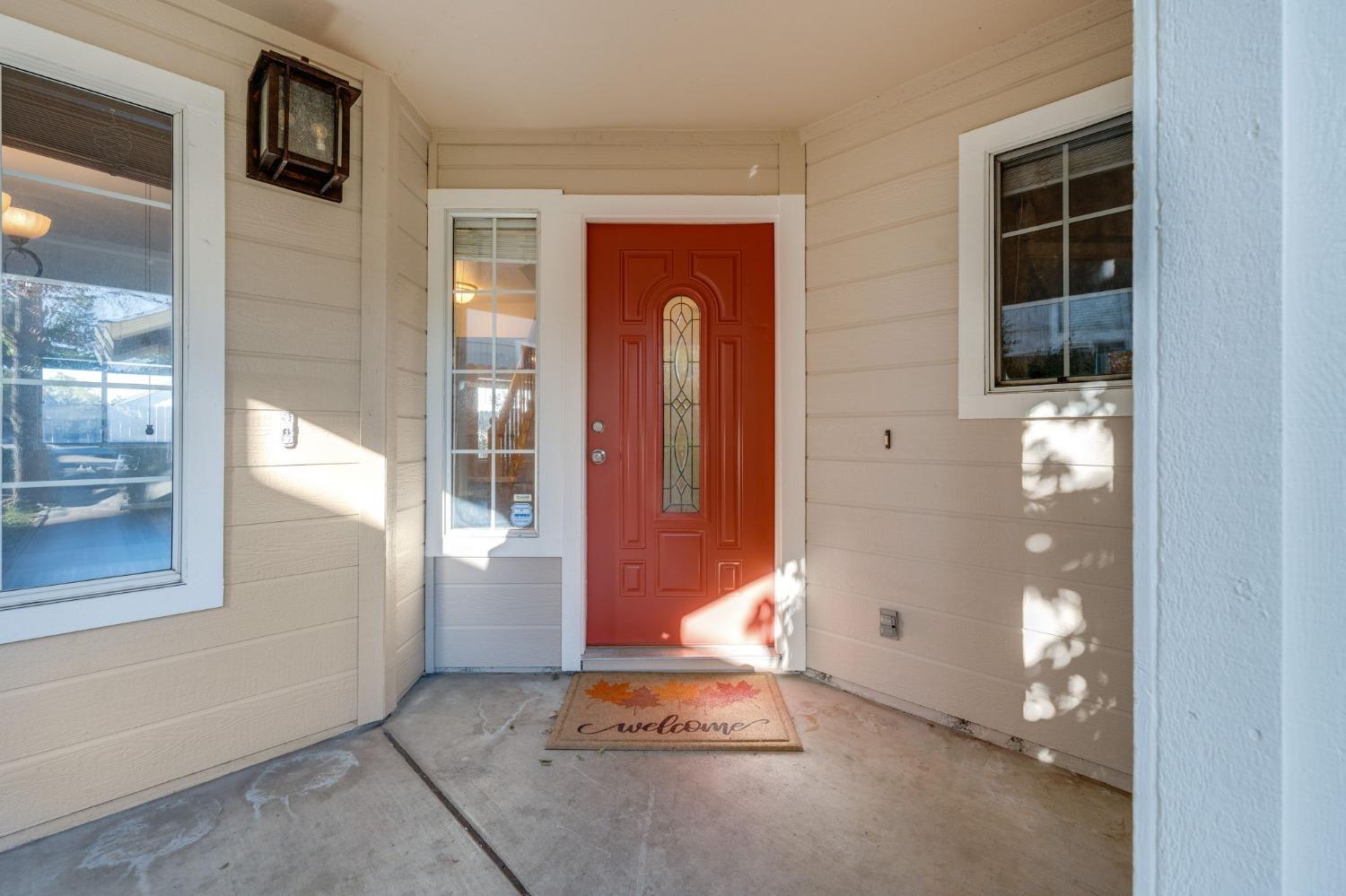 Detail Gallery Image 4 of 70 For 4123 Pebble Oaks Ct, Antelope,  CA 95843 - 4 Beds | 2/1 Baths