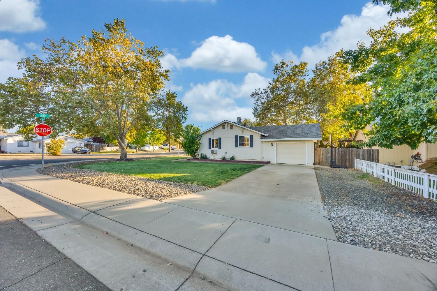 Detail Gallery Image 2 of 36 For 5110 Grove St, Rocklin,  CA 95677 - 2 Beds | 1 Baths