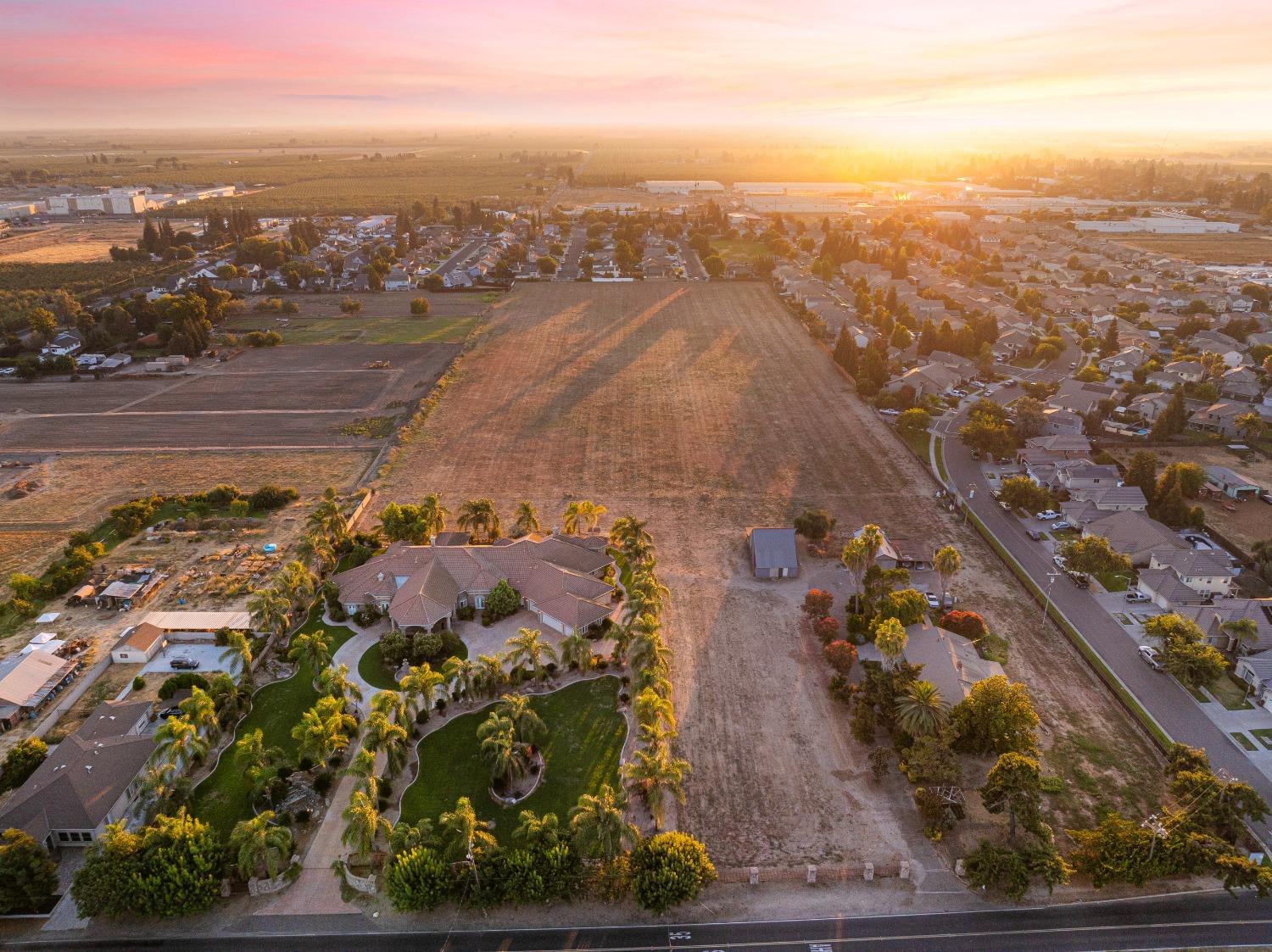 Detail Gallery Image 3 of 60 For 19149 Saint John Rd, Escalon,  CA 95320 - 6 Beds | 6/1 Baths