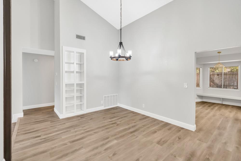 Detail Gallery Image 11 of 37 For 10 Limited Ct, Sacramento,  CA 95823 - 3 Beds | 2/1 Baths