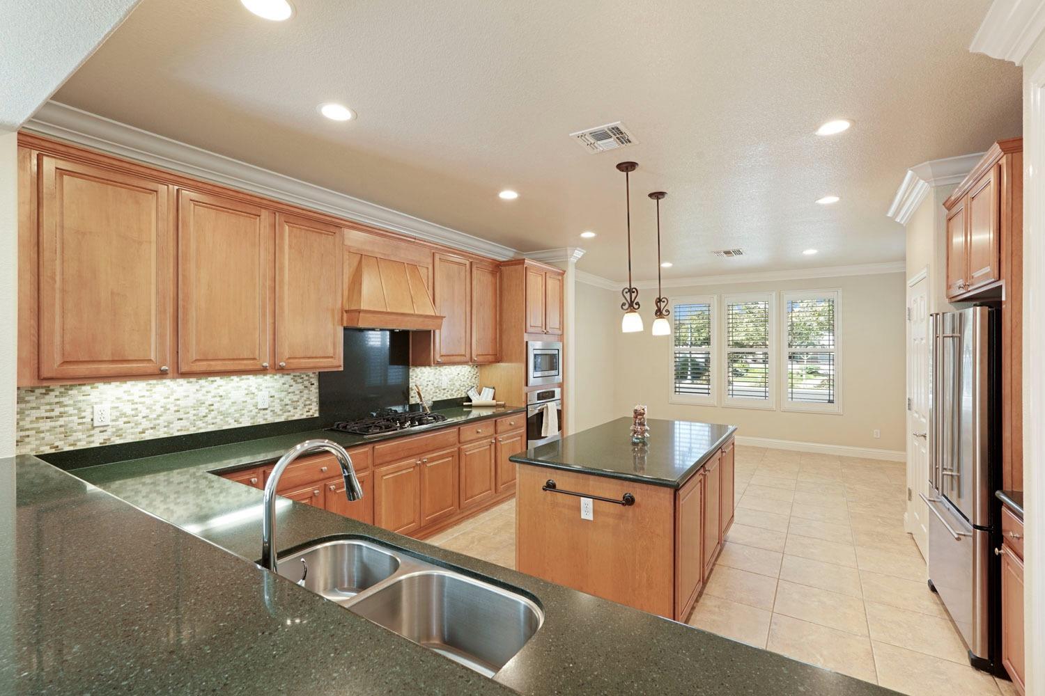 Detail Gallery Image 23 of 79 For 2380 Nutwood Pl, Manteca,  CA 95336 - 2 Beds | 2 Baths