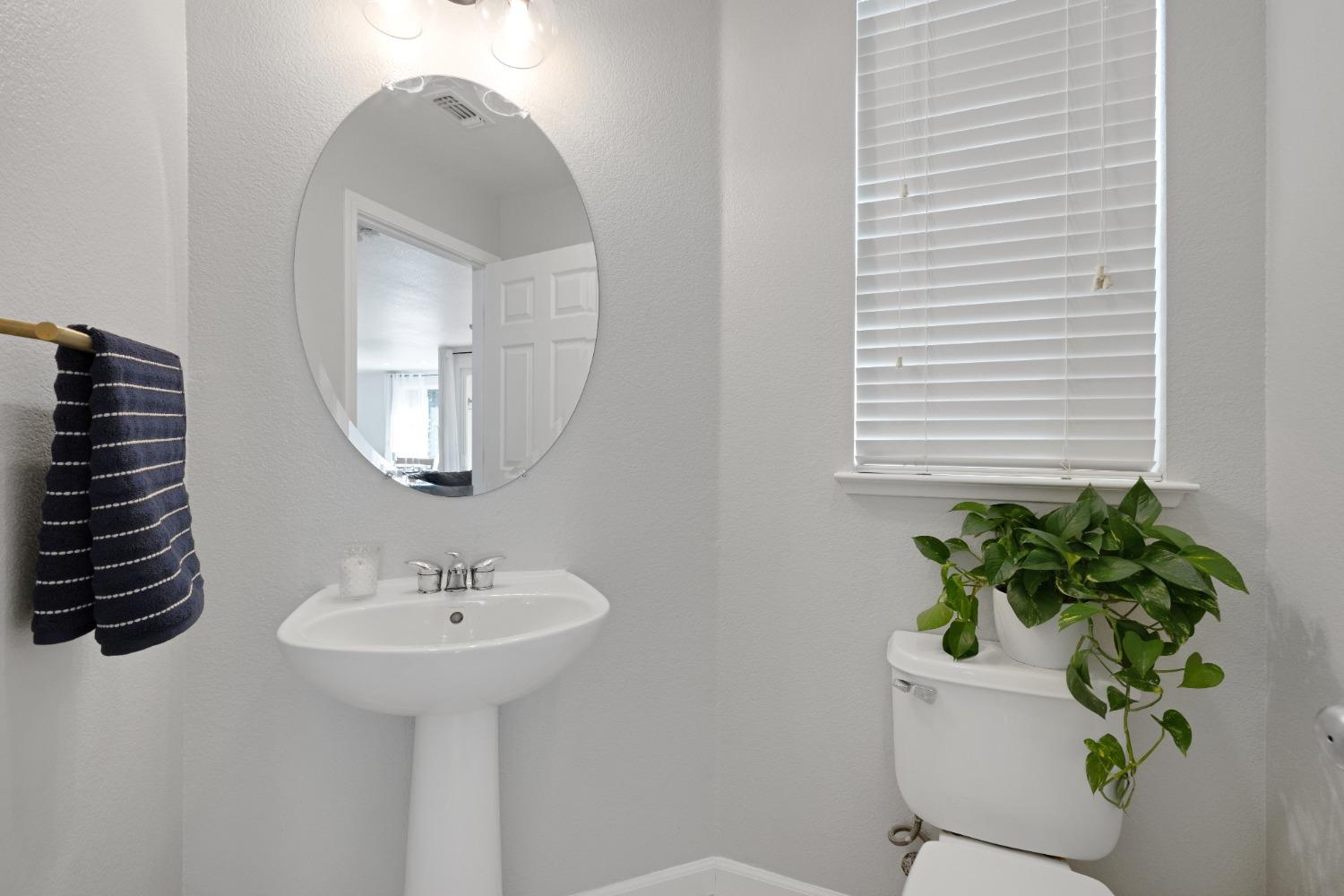 Detail Gallery Image 25 of 49 For 1917 Letterkenny Dr, Lincoln,  CA 95648 - 4 Beds | 2/1 Baths