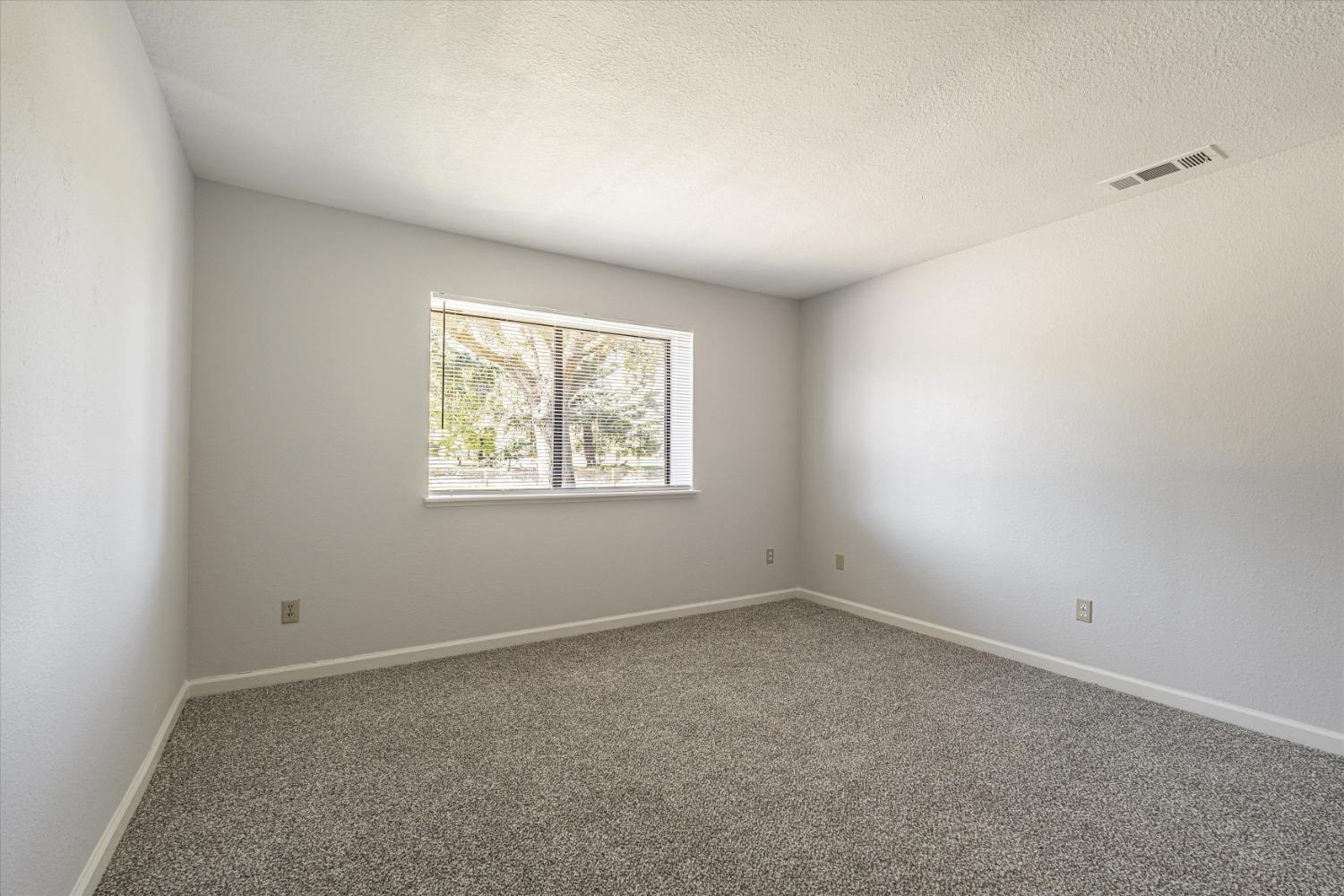 Detail Gallery Image 18 of 33 For 500 Capistrano Dr, Modesto,  CA 95354 - 2 Beds | 2 Baths