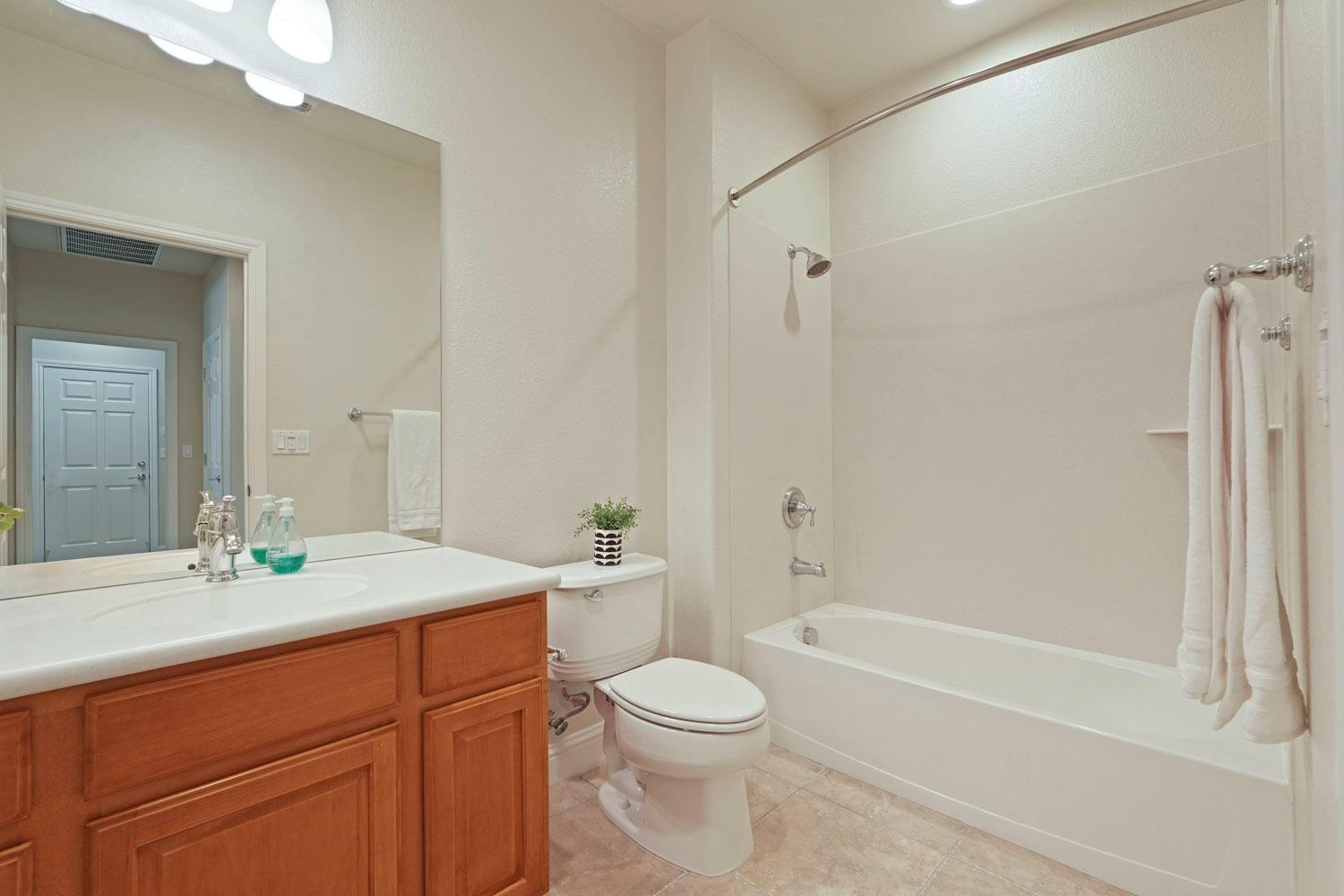 Detail Gallery Image 29 of 79 For 2380 Nutwood Pl, Manteca,  CA 95336 - 2 Beds | 2 Baths