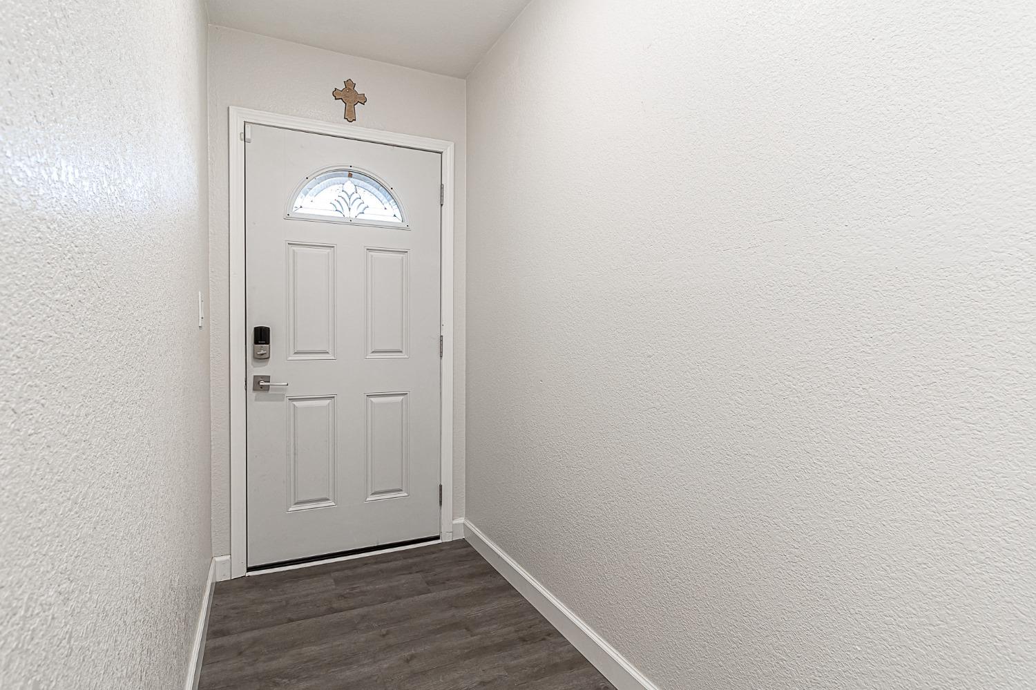 Detail Gallery Image 5 of 23 For 921 Snead, Modesto,  CA 95351 - 3 Beds | 2 Baths