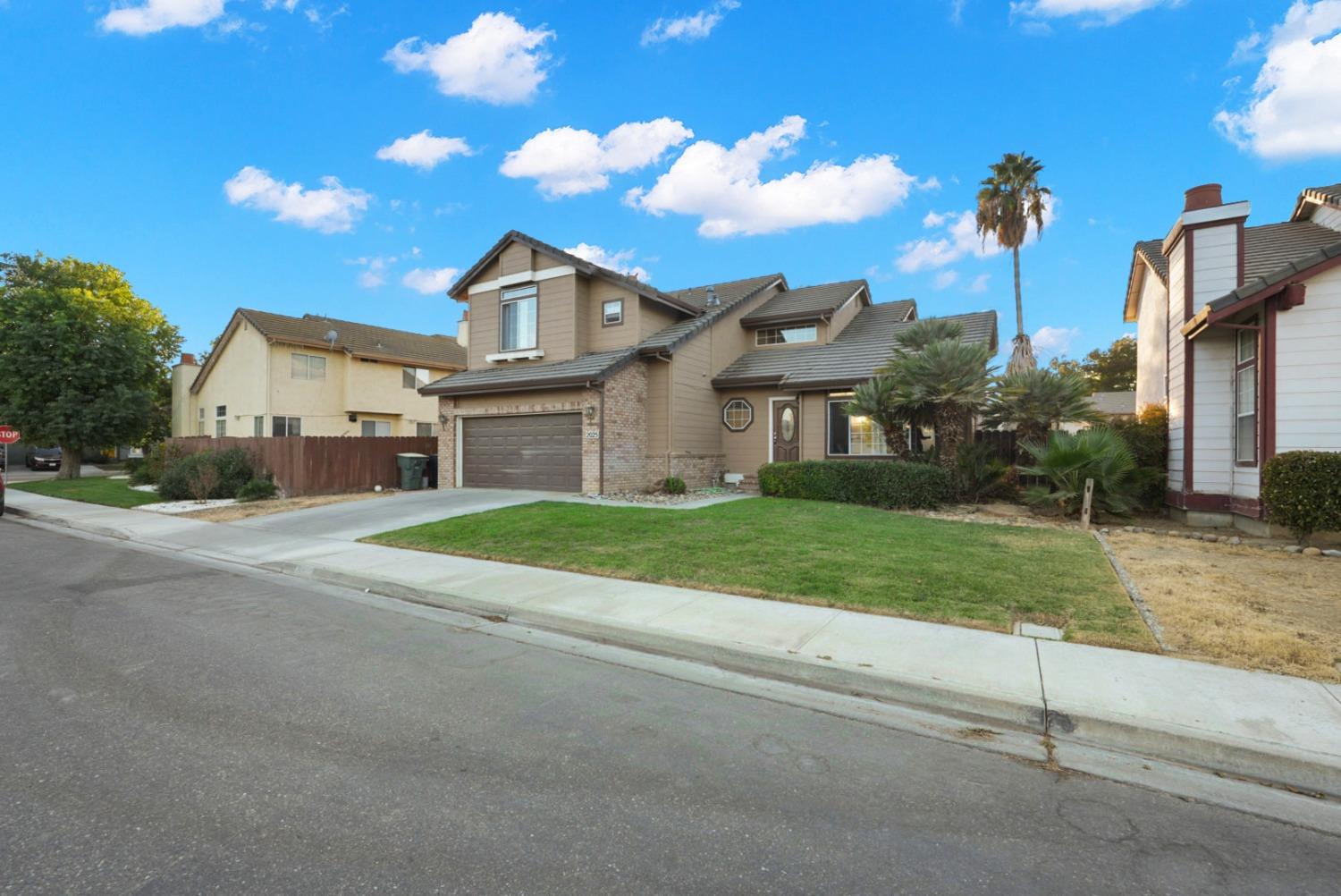 Detail Gallery Image 2 of 31 For 2025 Stockbridge Dr, Newman,  CA 95360 - 3 Beds | 2/1 Baths